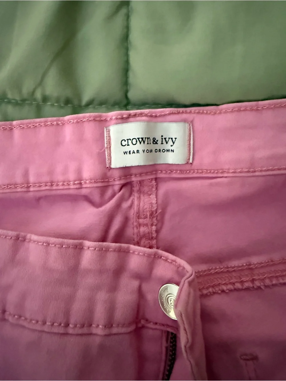 crown & ivy Pink Cropped Frayed-Hem Pants - Picture 3 of 3